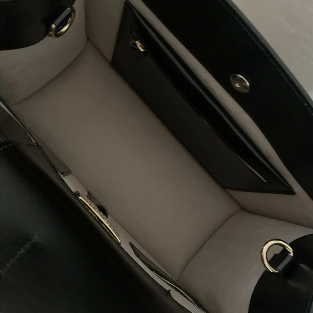 New Valentino Italian Leather Large tote bag - Picture 5 of 16